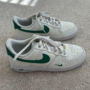 Nike Women’s Air Force 1 Shoe
